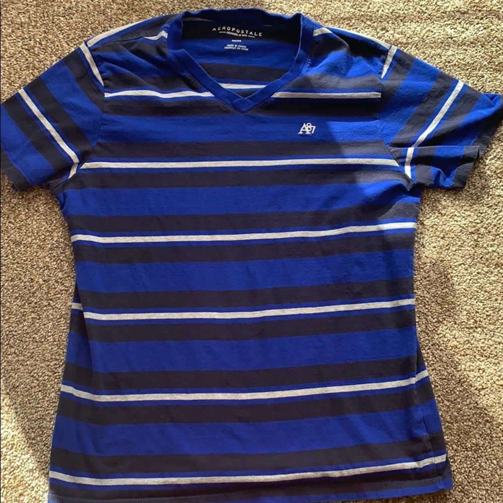 Aeropostale v- neck t- shirt